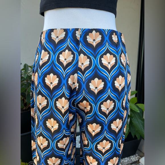 Mango 70's Printed Slightly  Flared Pants in Blue, US L - Picture 5 of 14